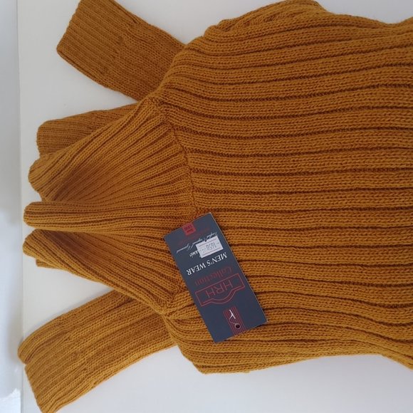 Turtle neck Sweater - Picture 11 of 14